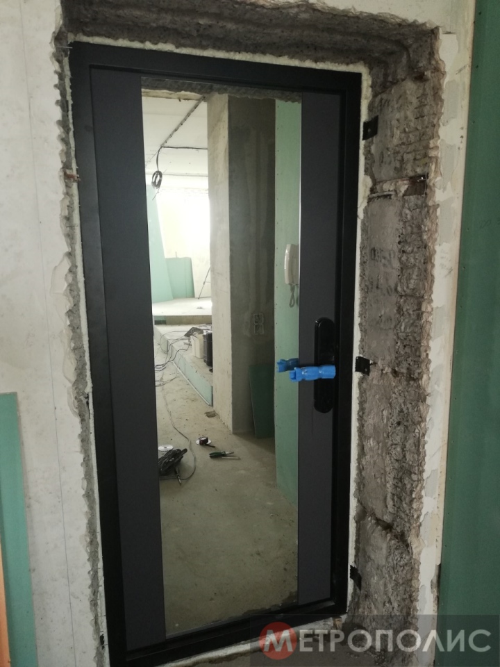 Входные нестандартные двери